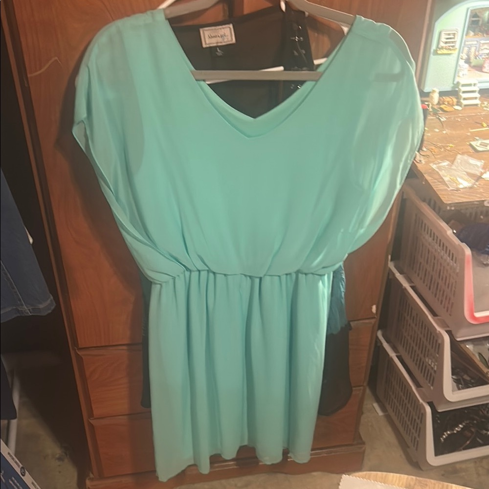 Lush Green Dolman Sleeve V-Neck Midi Sundress